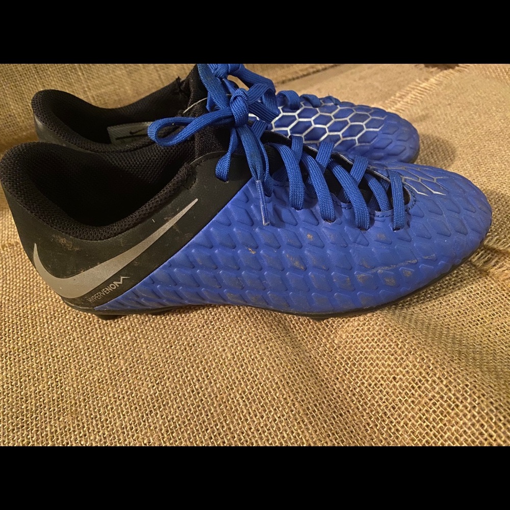 Nike Hypervenom Soccer Cleats size 5